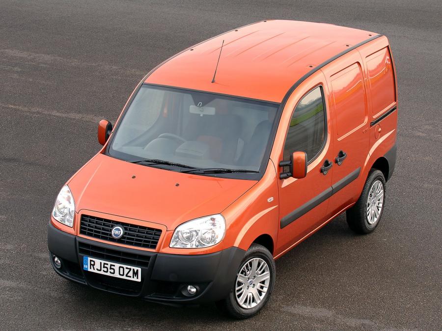  Fiat Doblo Cargo 2005 года  (UK) (фото 8 из 11)